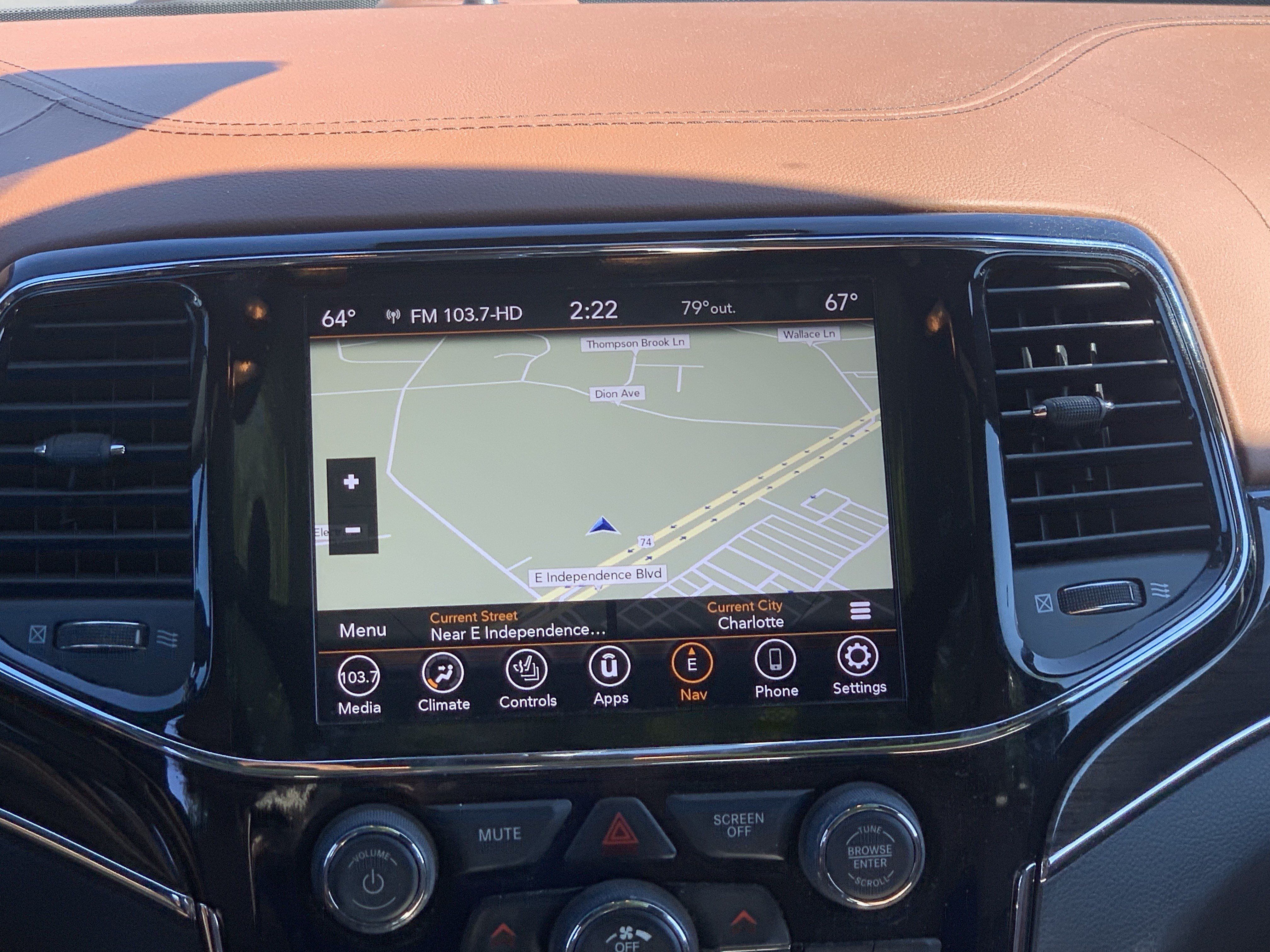 Used 2020 Jeep Grand Cherokee Overland AWD/4WD image 29