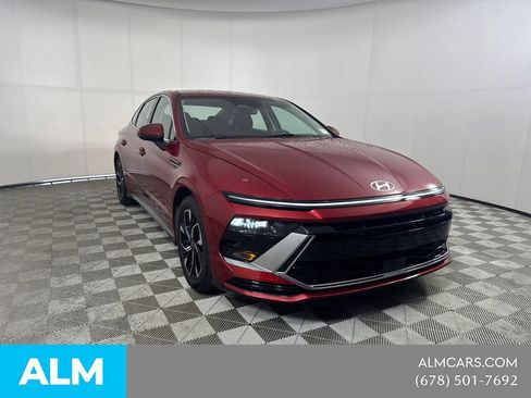 Used 2025 Hyundai Sonata SEL FWD image 4