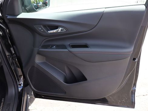 Used 2024 Chevrolet Equinox RS FWD image 28