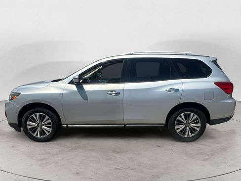 Used 2018 Nissan Pathfinder SV AWD/4WD image 3