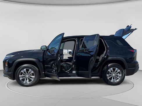 Used 2025 Chevrolet Equinox LT FWD image 28