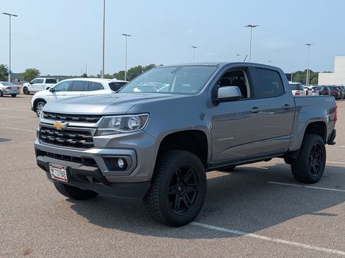 Used 2021 Chevrolet Colorado LT w/ LT Convenience Package AWD/4WD image 2