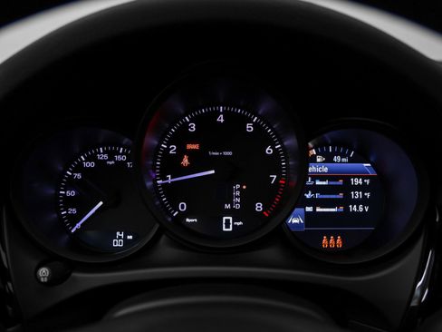 Certified 2025 Porsche Macan image 27