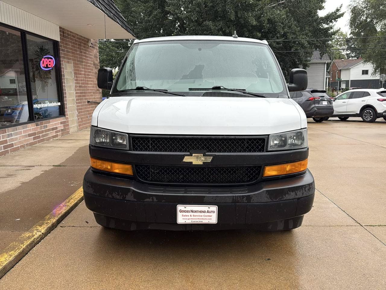 Used 2019 Chevrolet Express 3500 Extended w/ Driver Convenience Package RWD image 25