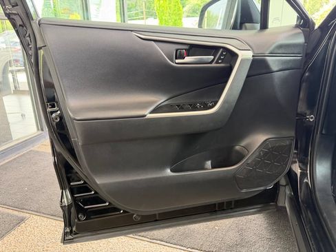 Used 2019 Toyota RAV4 Limited w/ Advanced Technology Package AWD/4WD image 12