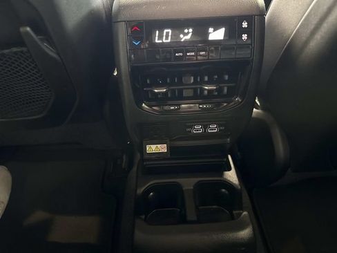 Used 2023 Jeep Grand Cherokee L Altitude AWD/4WD image 34