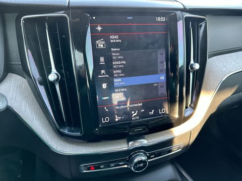 Used 2020 Volvo XC60 T6 Inscription w/ Protection Package Premier image 12