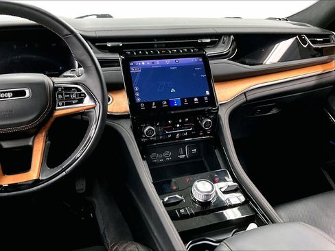 Used 2023 Jeep Grand Cherokee L Summit AWD/4WD image 7