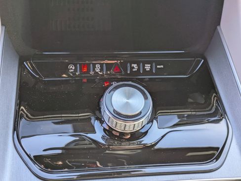 New 2026 Jeep Grand Wagoneer 2WD image 19