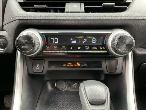 Used 2024 Toyota RAV4 XLE AWD/4WD image 24