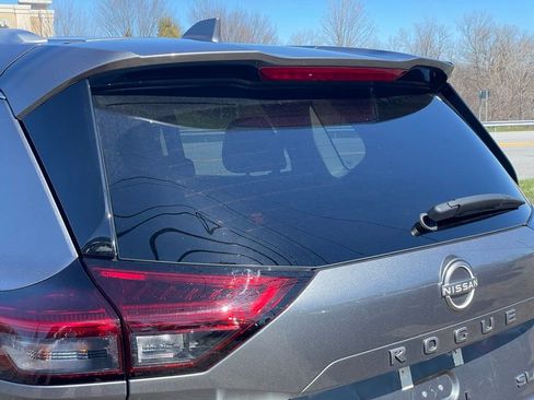 Certified 2024 Nissan Rogue SL w/ SL Premium Package image 32