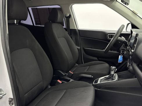 Used 2021 Hyundai Venue SE image 33