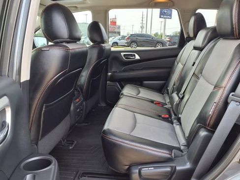 Used 2020 Nissan Pathfinder SL FWD image 8