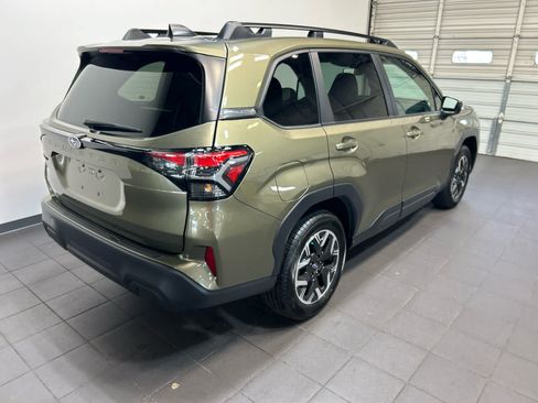 Used 2026 Subaru Forester Premium AWD/4WD image 3