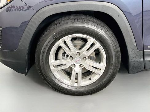 Used 2019 GMC Terrain SLE w/ Driver Convenience Package FWD image 9
