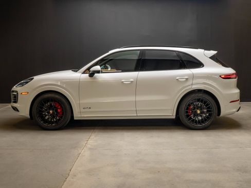 Used 2021 Porsche Cayenne GTS AWD/4WD image 2