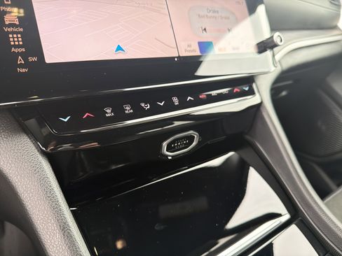 New 2026 Jeep Grand Cherokee Altitude RWD image 36