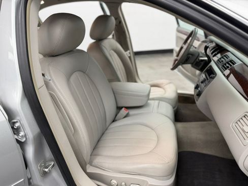Used 2011 Buick Lucerne CXL w/ Driver Confidence Package FWD image 44