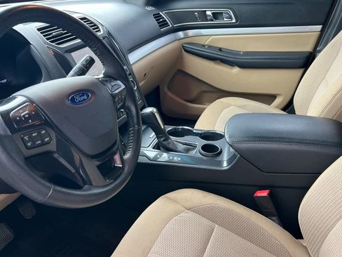 Used 2016 Ford Explorer XLT w/ Equipment Group 201A image 12