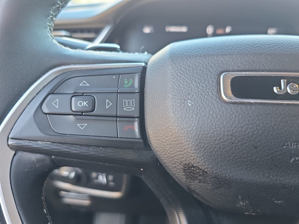 Used 2024 Jeep Grand Cherokee Altitude RWD image 23