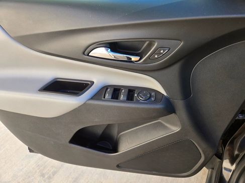 Used 2021 Chevrolet Equinox LS w/ LS Convenience Package image 22