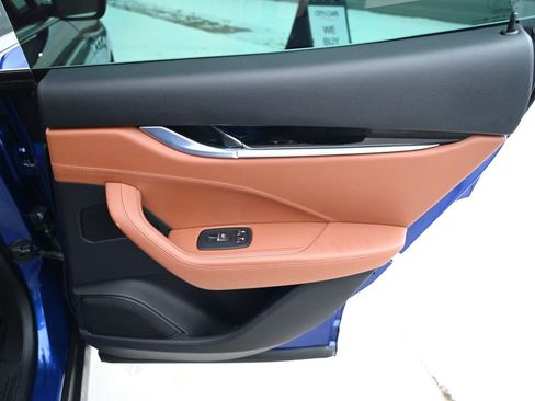 Used 2020 Maserati Levante image 44