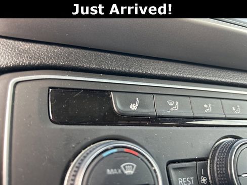 Used 2021 Volkswagen Atlas SE image 22