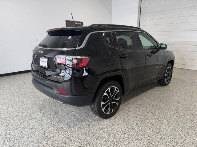 Used 2023 Jeep Compass Limited AWD/4WD image 3