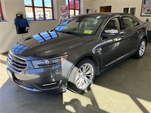 Used 2018 Ford Taurus Limited image 3