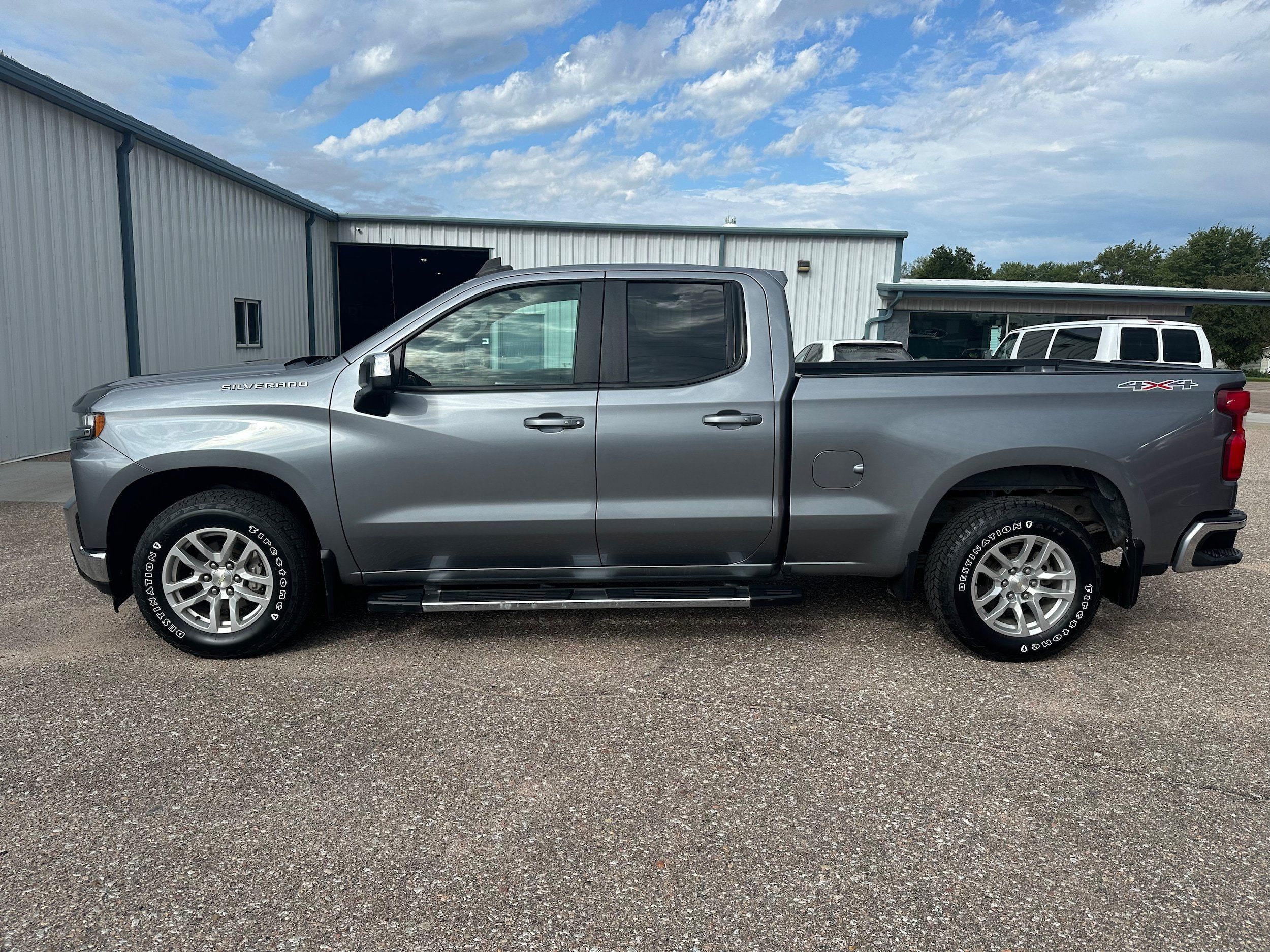 Used 2019 Chevrolet Silverado 1500 LT w/ All-Star Edition AWD/4WD image 3