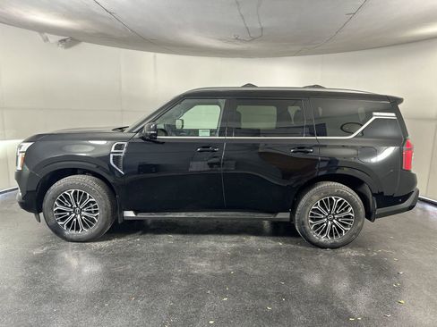 New 2025 Nissan Armada Platinum RWD image 5