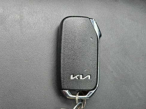 Certified 2023 Kia Niro EX image 21