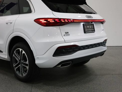Used 2025 Audi Q5 Premium w/ Convenience Package AWD/4WD image 10