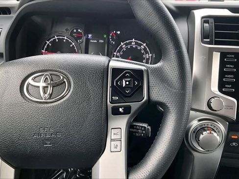 Used 2022 Toyota 4Runner SR5 Premium w/ Moonroof Package image 25