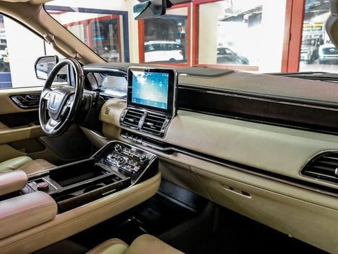 Used 2021 Lincoln Navigator L Reserve image 13