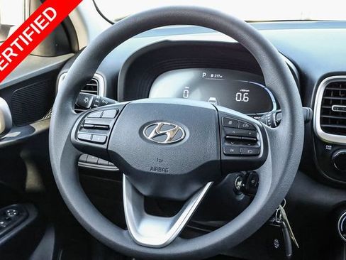 Certified 2024 Hyundai Venue SE FWD image 15