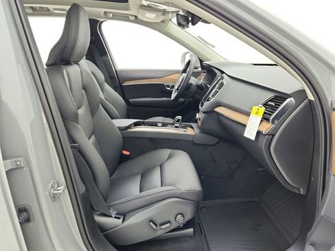 New 2025 Volvo XC90 B6 Plus w/ Protection Package Premier image 22
