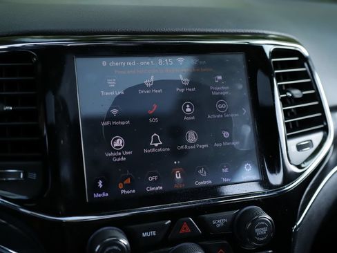 Used 2019 Jeep Grand Cherokee Limited AWD/4WD image 13