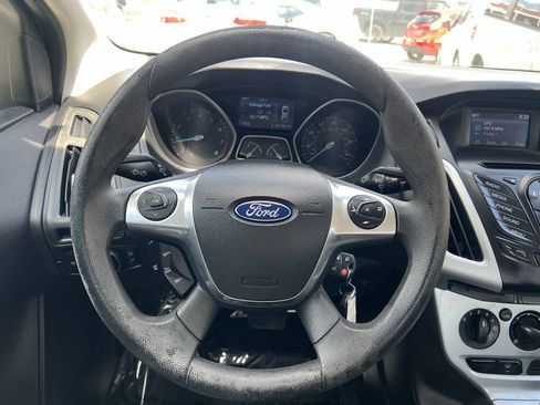 Used 2014 Ford Focus SE w/ SE Winter Package FWD image 14