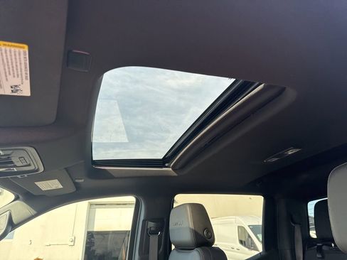 Used 2023 GMC Sierra 1500 AT4 w/ AT4 Premium Package AWD/4WD image 9