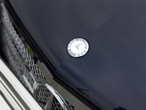 Used 2010 Mercedes-Benz GLK 350 4MATIC image 29