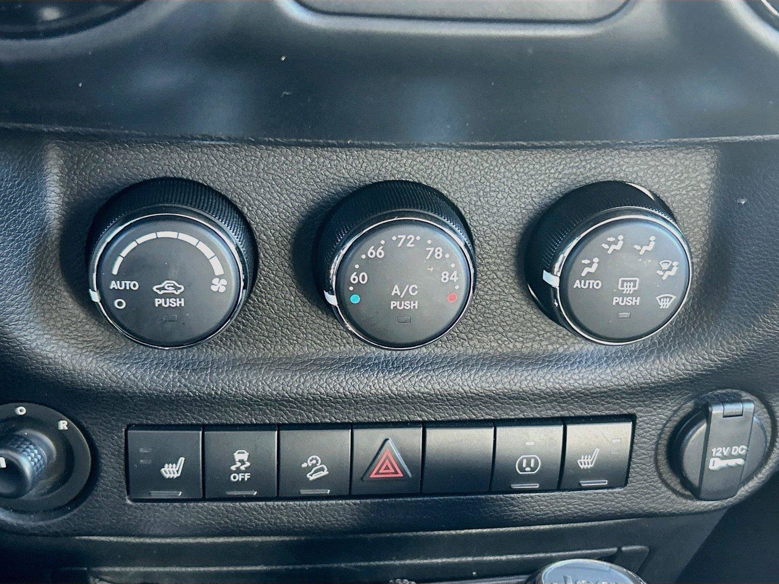 Used 2017 Jeep Wrangler Unlimited Sahara AWD/4WD image 29