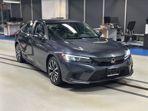 Used 2024 Honda Civic EX image 3
