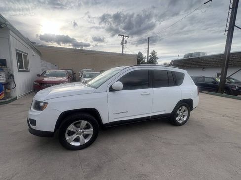 Used 2017 Jeep Compass Latitude AWD/4WD image 22