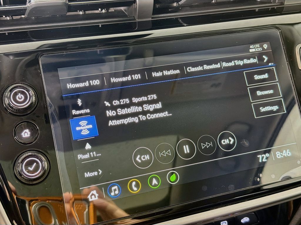 Used 2023 Chevrolet Bolt EUV Premier w/ Sun & Sound Package FWD image 14