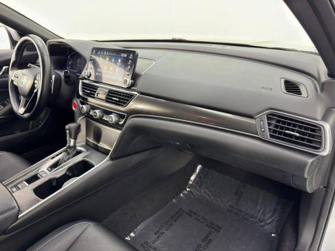Used 2018 Honda Accord Sport image 13
