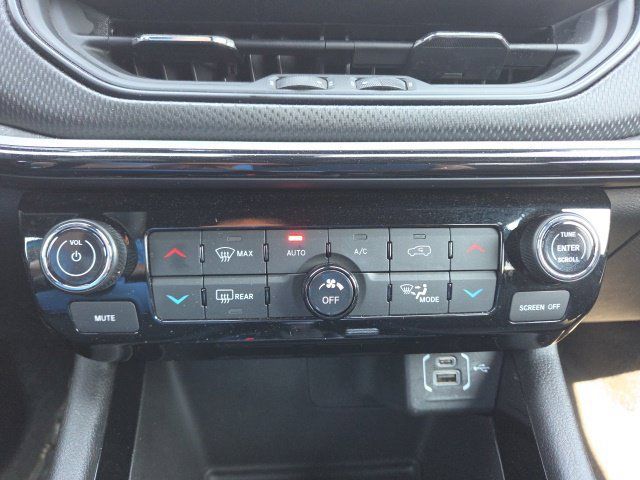 Used 2025 Jeep Compass Trailhawk AWD/4WD image 31