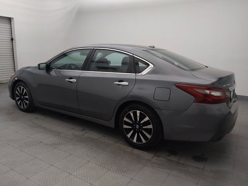 Used 2018 Nissan Altima 2.5 SV image 3