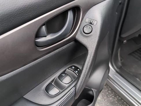 Used 2019 Nissan Rogue Sport S image 25