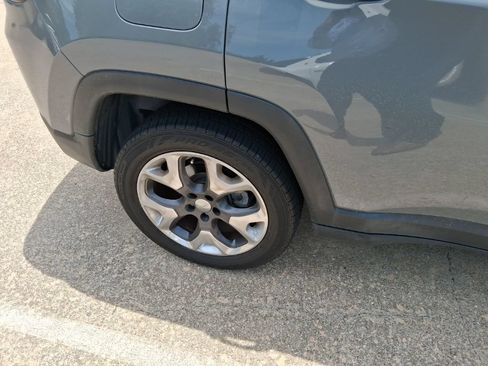 Used 2019 Jeep Compass Limited AWD/4WD image 10